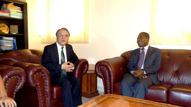 Coopération Militaire : Sun Jiwen chez Mathias Otounga Ossibadjouo