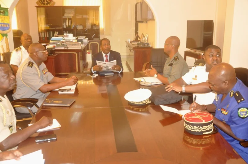 Lutte contre l’insécurité : Mathias OTOUNGA OSSIBADJOUO face aux chefs de corps