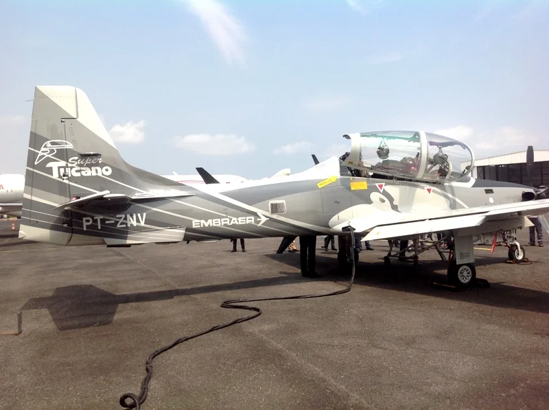 Coopération internationale : L’avion Brésilien EMBRAER A-29 en démonstration à Libreville