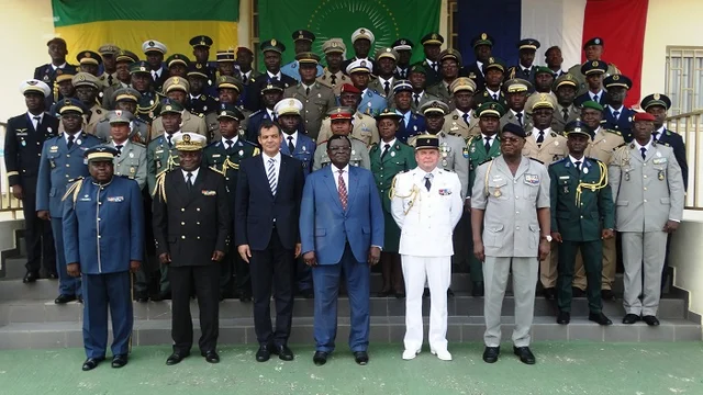 Ecole d’Etat-Major de Libreville : la 18ème Promotion « Richard Auguste ONOUVIET » reçoit ses insignes